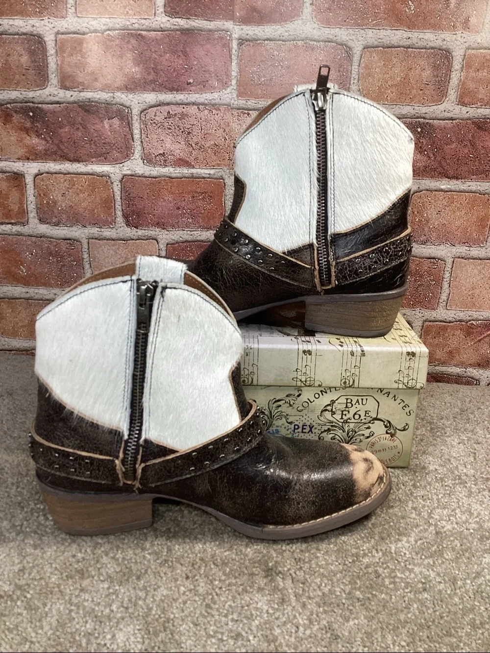 Sterling River Womens Western ankle boots booties size 8